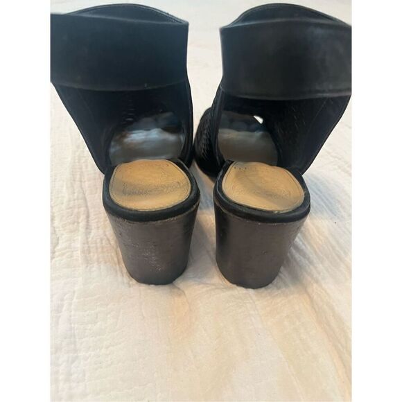 Vince Camuto Black Heel Open Toe Sandal - Picture 5 of 8